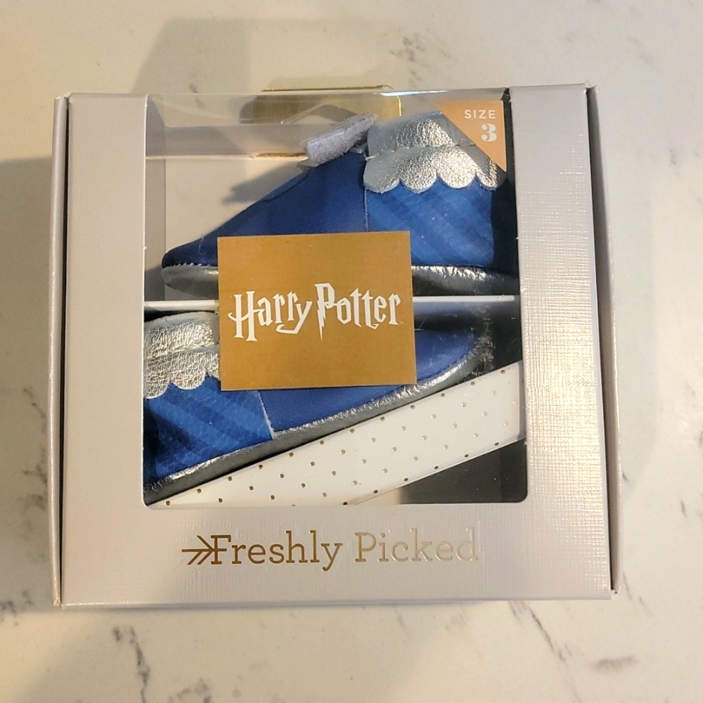 Harry Potter Hog Warts baby Freshly Picked Moccasins.  are they the Ravens?